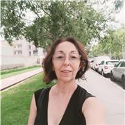 Profesora titulada con experiencia de más de 25 años en la enseñanza del español como lengua extranjera. Examinadora oficial Dele.